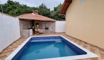 Ótima casa no bairro Jardim Jamaica, em Itanhaém - localizada lado praia.