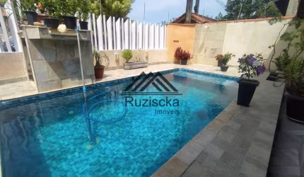 Ótima casa  no bairro Santa Julia, em Itanhaém - localizado lado praia, em rua calçada.