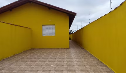 Casa a venda no bairro Jardim Jamaica, em Itanhaém - Aceita Financiamento Bancário!