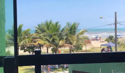 Sobrado em condomínio no bairro Jardim Califórnia, em Itanhaém ** Localizado frente ao mar, em rua calçada.