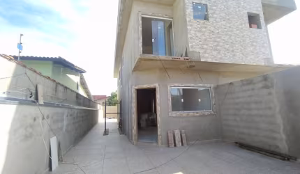 Ótima casa à venda no bairro Tupy, em Itanhaém * Lado praia, em rua calçada; Aceita financiamento bancário!