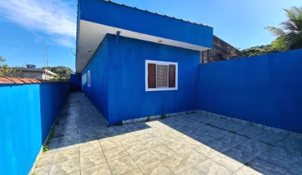 Ótima casa à venda no bairro Jardim São João, em Itanhaém ** Localizada lado praia.