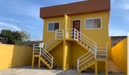Ótima casa à venda no bairro Suarão, em Itanhaém * Lado serra, em rua calçada.