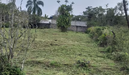 CHACARA A VENDA EM ITANHAÉM A 400M DA RODOVIA COM 2 CASAS.