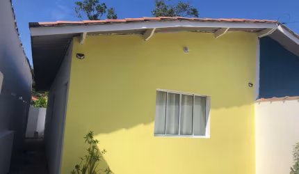 CASA A VENDA NO UMUARAMA EM ITANHAÉM LITORAL DE SP.