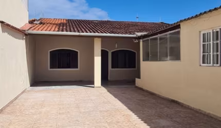 CASA LADO PRAIA A 300M DO MAR - ITANHAÉM/SP.