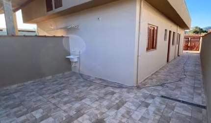 CASA GEMINADA A VENDA NO BAIRRO NOVA ITANHAÉM/SP .