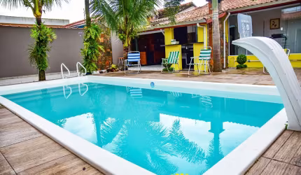 Casa com piscina a venda em Itanhaém, litoral sul de SP.