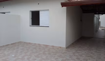CASA NOVA COM PISCINA - LADO PRAIA EM ITANHAÉM.