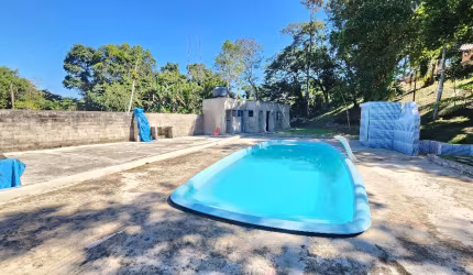 Chácara com piscina á venda em Itanhaém- 3000m².