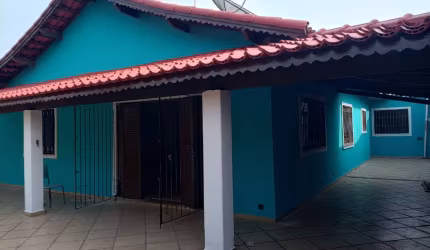 CASA COM EDICULA NOS FUNDOS Á VENDA EM ITANHAÉM- MOBILIADO.