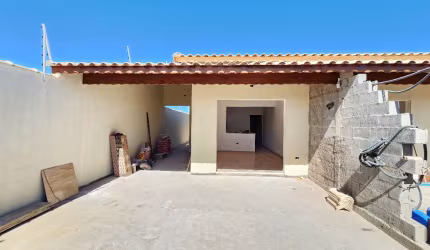Casa com piscina á venda em Itanhaém litoral de São Paulo