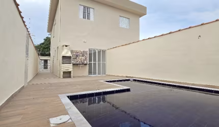 Casa com piscina á venda em Itanhaém - Jardim Umuarama