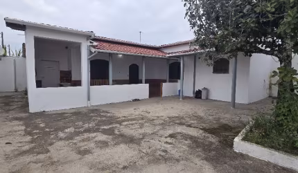 Casa lote inteiro á 800 metros do mar - Balneário Gaivotas em Itanhaém SP