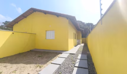 Casa nova com 02 dormitórios á venda em Itanhaém/SP