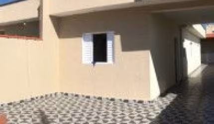 Linda casa localizada no bairro Nossa Senhora do Sion - em rua calçada