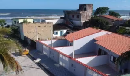 Belíssima casa localizada no bairro Campos Elíseos - lado praia.