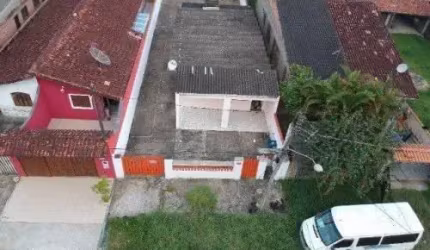 Excelente casa localizada no bairro Verde Mar