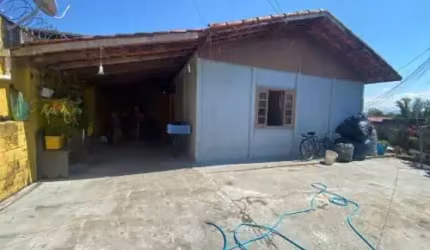 Excelente casa localizada no Jardim Corumbá - lado praia