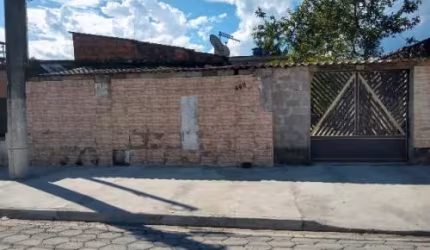 Excelente casa localizada no bairro Cesp - em rua calçada.