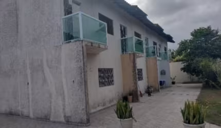 Excelente casa localizada no bairro Bopiranga - lado praia.