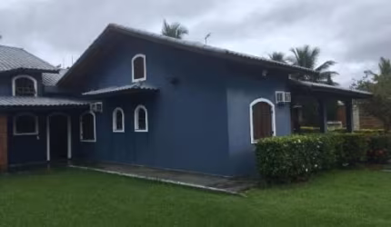 Belíssima casa localizada no bairro Jardim Jamaica - lado praia.