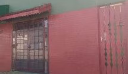 Salão comercial no bairro Balneário Gaivota, localizado lado praia, em rua asfaltada - Pizzaria montada com: salão com mesas, forno a lenha,área externa, depósito, estoque e 02 WCs.