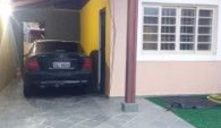 Ótima casa no Vila Oceanopólis, em Mongaguá - ficando lado praia em rua calçada.