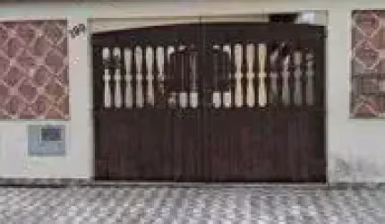 Ótima casa no bairro Vila Verde Mar, em Itanhaém - lado serra em rua calçada.