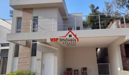Casa de condomínio  faltando alguns acabamentos