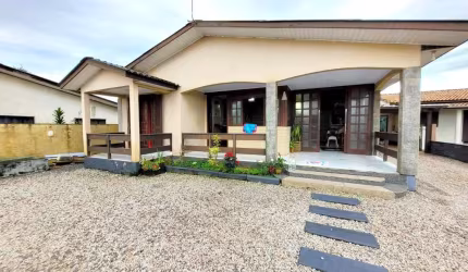 Casa para Venda em Criciúma, Verdinho, 3 dormitórios, 3 banheiros, 2 vagas