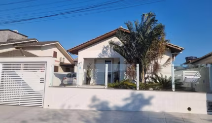 Casa para Venda em Criciúma, Vila Manaus, 3 dormitórios, 2 banheiros, 1 vaga