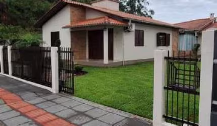 Casa para Venda em Urussanga, Centro, 5 dormitórios, 2 banheiros, 1 vaga