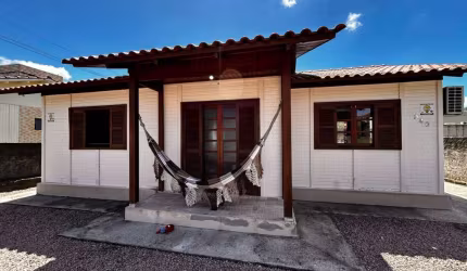 Casa para Venda em Criciúma, Santa Catarina, 3 dormitórios, 1 banheiro, 1 vaga