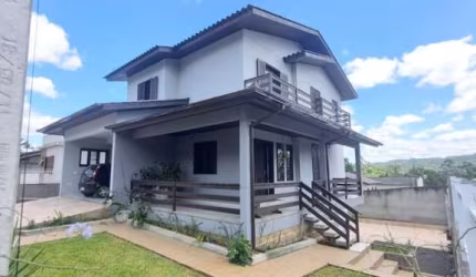 Casa para Venda em Criciúma, Archimedes Naspolini, 3 dormitórios, 1 suíte, 4 banheiros, 2 vagas