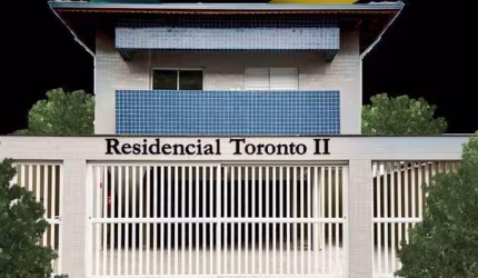 LINDA CASA SOBREPOSTA EM CONDOMINIO FECHADO