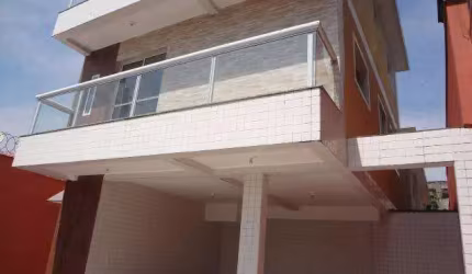 Casa de condomínio de 03 dormitórios em São Vicente .