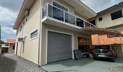 Sobrado com Galpão e Linda Residência no Piso Superior