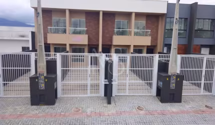 Sobrado Geminado com 1 suíte + 1 dorm à Venda no Bairro Vila Nova – Joinville/SC