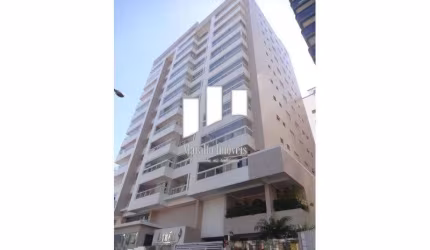 Lindo apartamento de 2 dormitórios e 2 vagas de garagem a poucos metros do mar em Praia Grande SP.