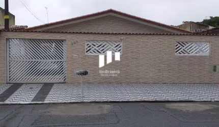Casa 4 dormitórios com piscina em Praia Grande S. Paulo..