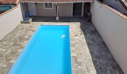 Lindo sobrado de 3 dormitórios e piscina em Praia Grande SP.