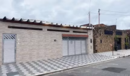 Casa com 5 quartos à venda na Rua Franklin Alves de Moura, 910, Vila Antártica, Praia Grande, 215 m2 por R$ 585.000