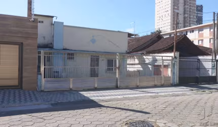 Casa em Condomínios na Guilhermina em Praia Grande SP.