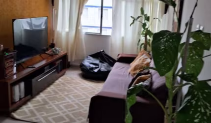 Apartamento com 2 quartos na quadra da praia em Praia Grande SP