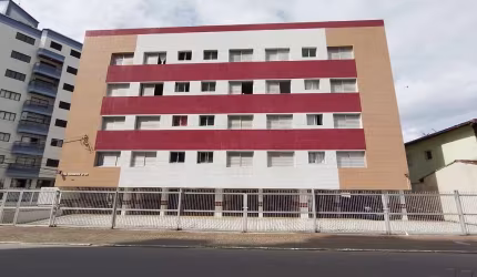 Apartamento reformado a 200 m da praia em Praia Grande SP