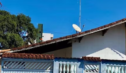 Casa com 2 quartos à venda na Rua Railton Barbosa dos Santos, 231, Jardim Real, Praia Grande, 63 m2 por R$ 295.000