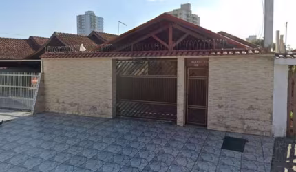Casa em Condomínio à Venda na Aviação, Praia Grande-SP: 1 Quarto, 1 Sala, 1 Banheiro, 1 Vaga de Garagem e 50m²!
