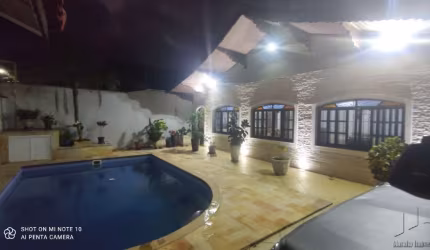 Imperdível casa à venda em Praia Grande-SP, bairro Flórida: 4 quartos, 3 suítes, 1 sala, 4 banheiros, 5 vagas de garagem, 187m²