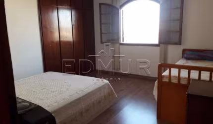 Casa com 3 quartos à venda na Vila Aquilino, Santo André  por R$ 750.000